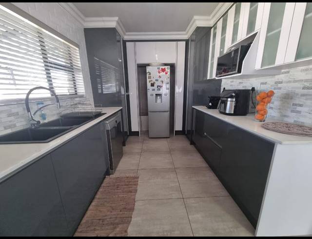 3 BEDROOM HOUSE FOR SALE IN RACEVIEW